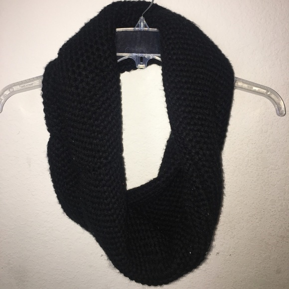 Forever 21 Infinity Scarf - Picture 2 of 5